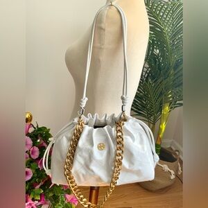 NWT TORY BURCH WILLA GLAZED LEATHER LARGE E/W DRAWSTRING BAG $850